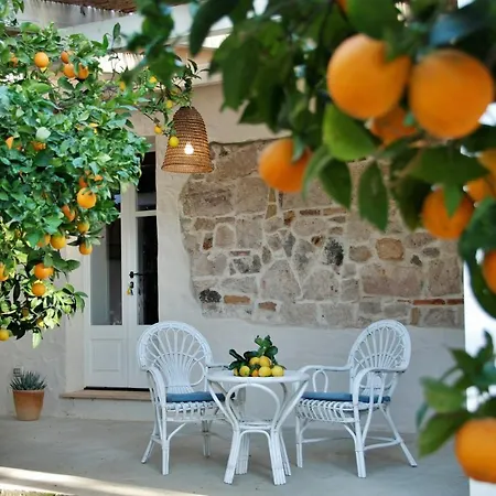 Giallo Limone Bed & Breakfast Teulada